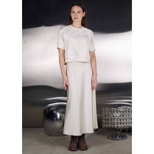 BASE SKIRT GLOSS MILK BASE SKIRT GLOSS MILK