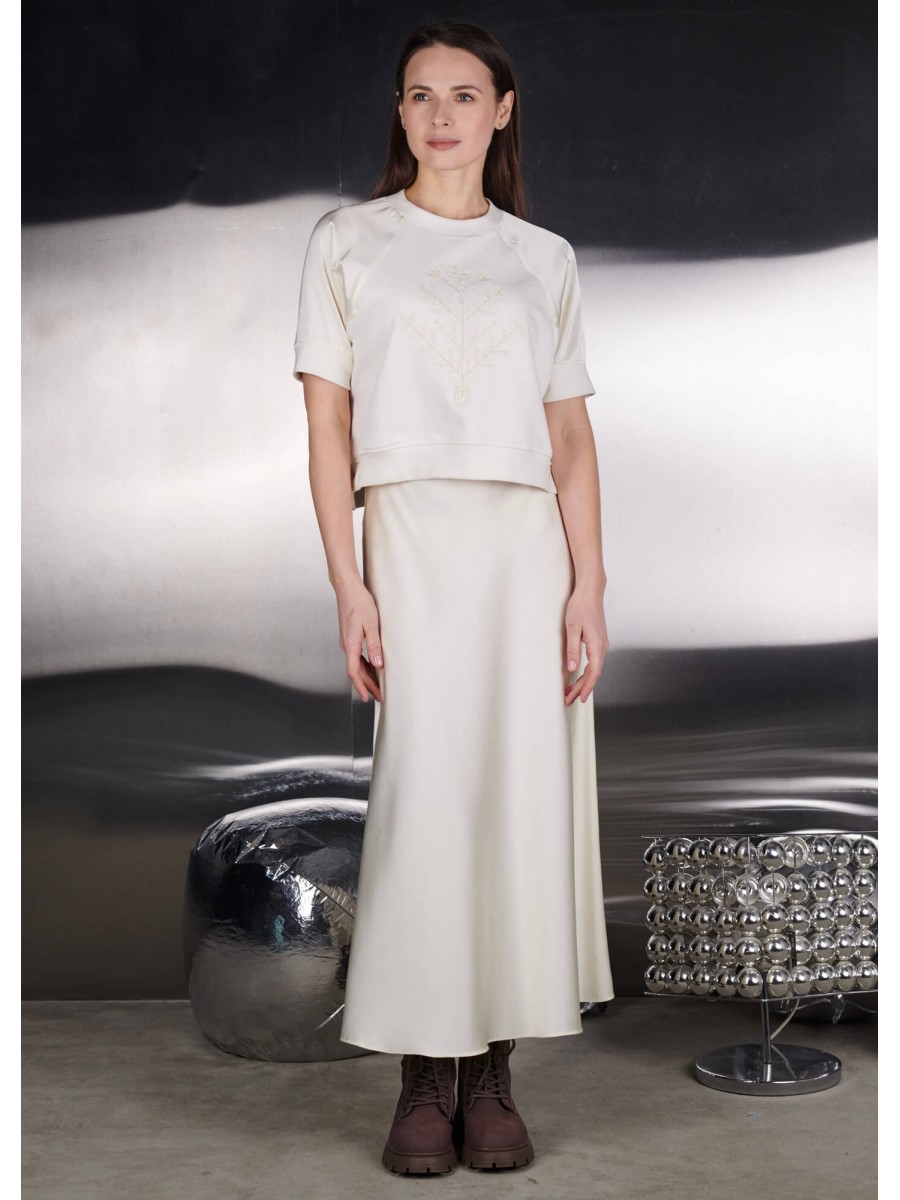 BASE SKIRT GLOSS MILK BASE SKIRT GLOSS MILK