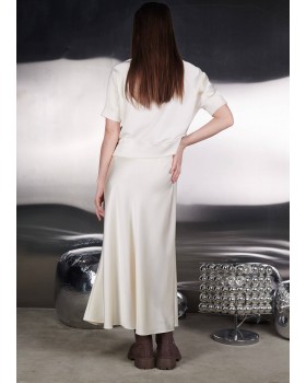 BASE SKIRT GLOSS MILK BASE SKIRT GLOSS MILK